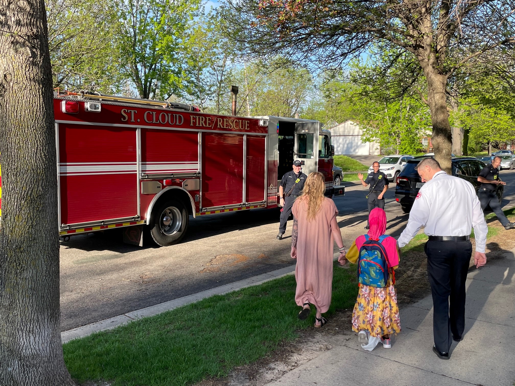 Fire Truck Ride to School | LEAF 742