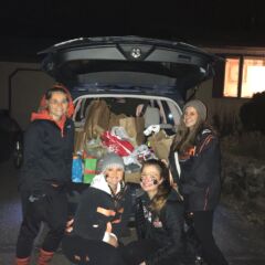 <p class='title'>Title: We Scare Hunger</p>
Photo by: Beth Fenstad